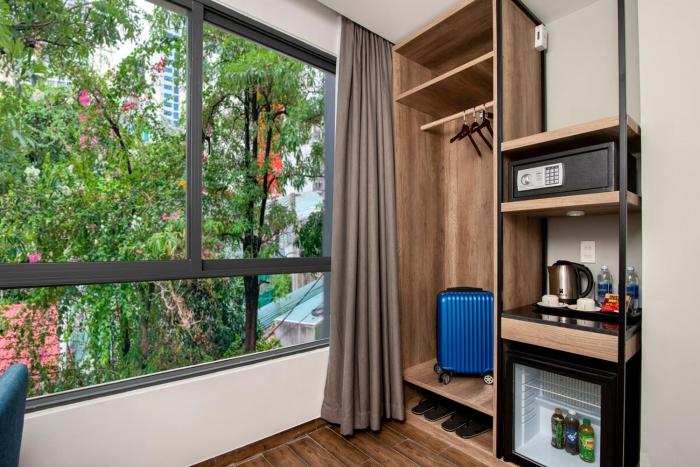 Premier deluxe twin Titan Hotel-1min to beach