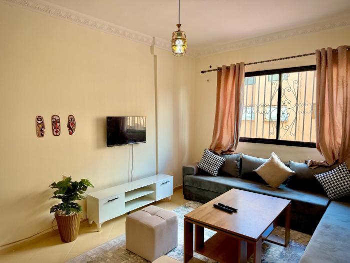Modern Apartment 9 Min from Airport & Secure