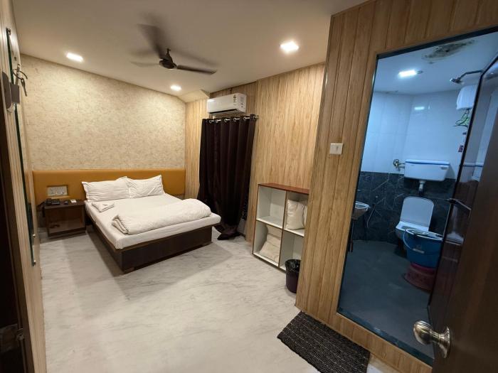 Hotel Marine Line Near Marine Drive & Cricket Stadium, South Mumbai