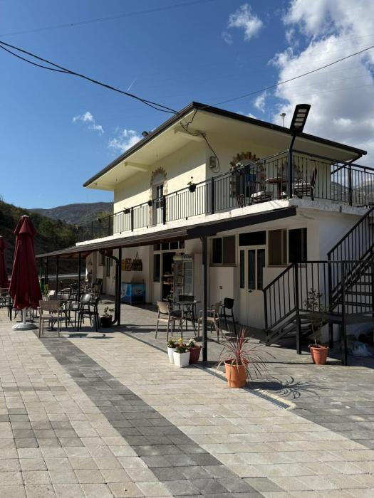 Antoni Guest House & Café