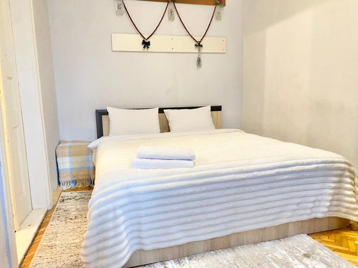 Viktoriya apart on Virmenska