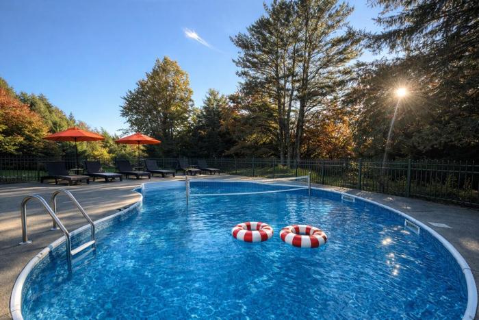Ski, MTNView, Pool, HotTub, Sauna, Games, Movie, Firepit