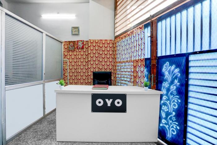 SPOT ON by OYO Hardik Palace