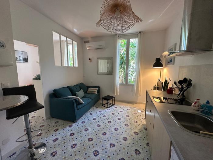 Charming studio in Hyères