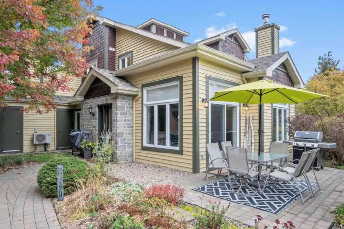 NEW! Cozy Condo on Golf w Fire Pit & Scenic Views
