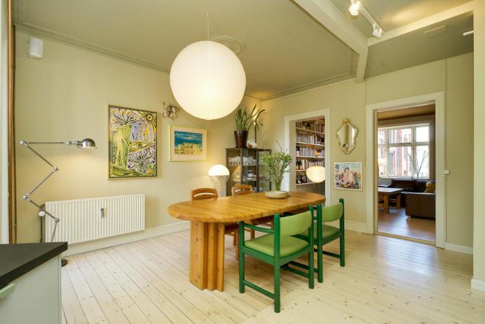 Spacious Flat With Balcony In Central Nørrebro
