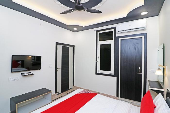HOTEL O 03 TOWN HOUSE Shaheed Captain Shubham Gupta metro station