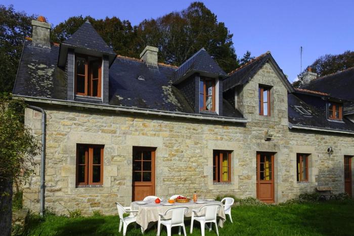 Apartment in Bénodet near Sandy Beaches