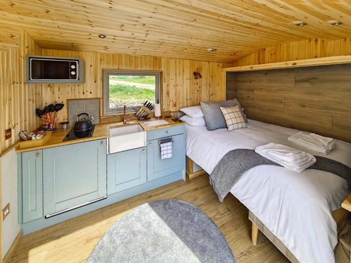 Twitchill Farm Shepherds Hut - Ukc9264