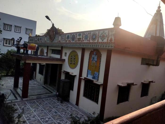 Parmarth gyan mandir Dharmshala by Pandit ji