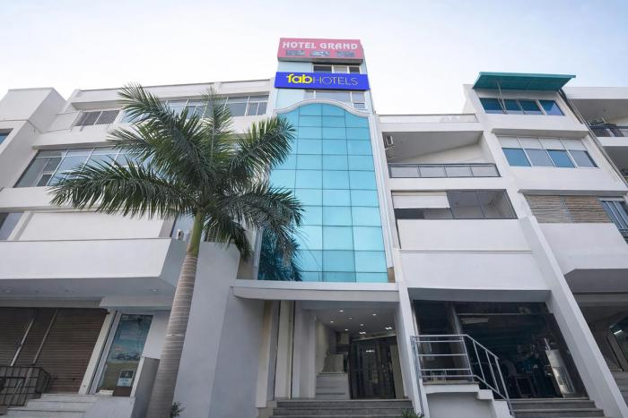 FabHotel Grand