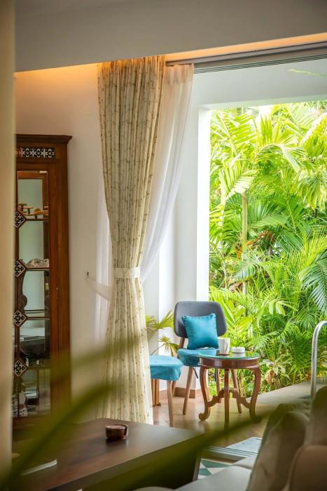 Stylish 6BHK Villa w Pvt Pool and Garden
