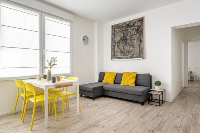 Spacious Modern Family Apartment Near Metro
