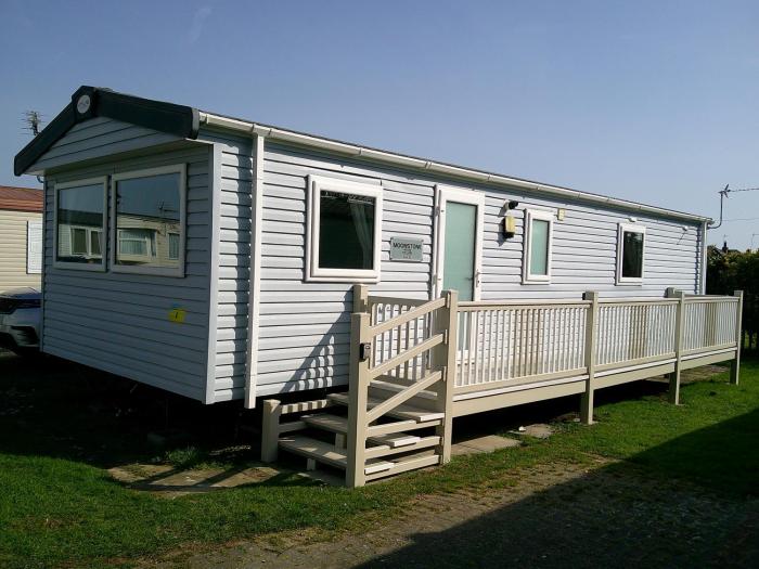 Seaview Moonstone Deluxe 6 Berth central heated FREE WIFI