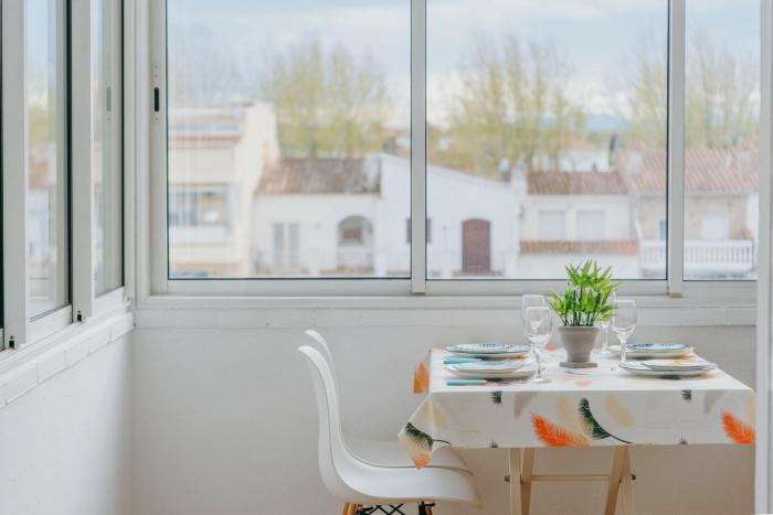 WELCS APARTAMENTO 336 EMP frente al canal