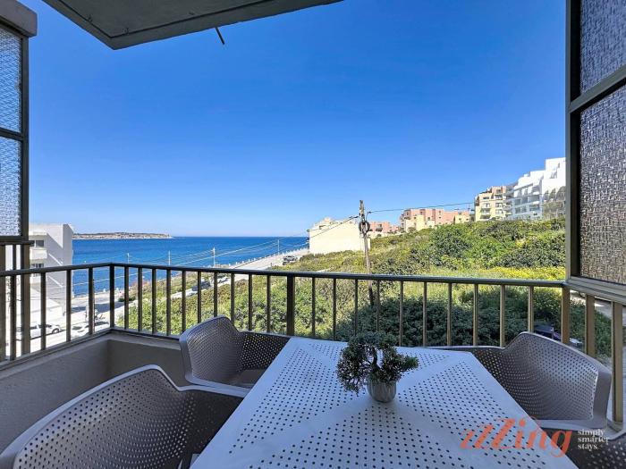 Beachside Mellieha Apartment next to Ghadira Bay