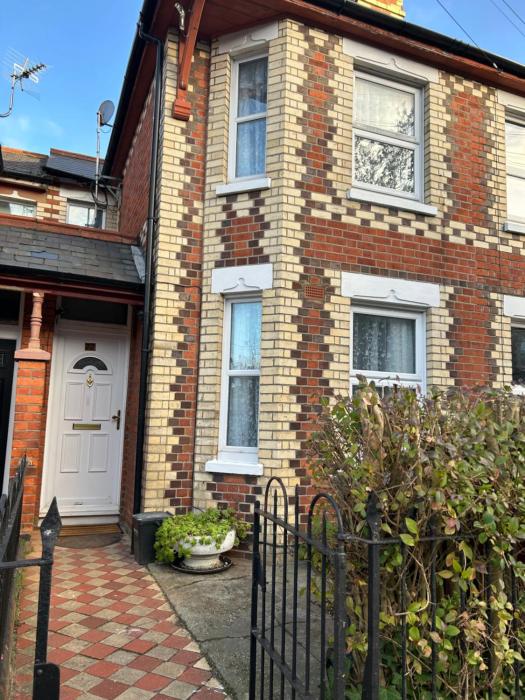 walking dist to RBH, Town centre & Reading Uni