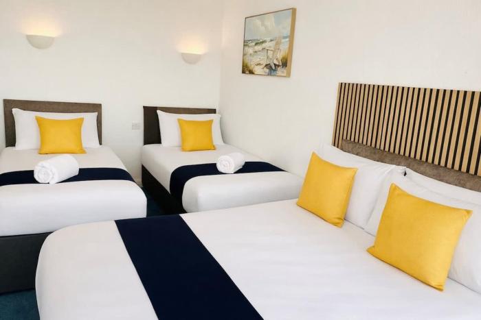 Group Bookings 16 guests Entire Property for your Family