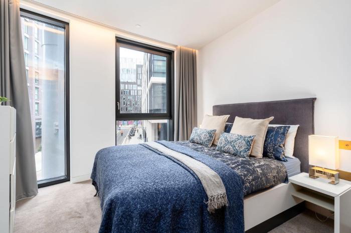 Designer Stay at Kings Cross Gasholders with Balcony