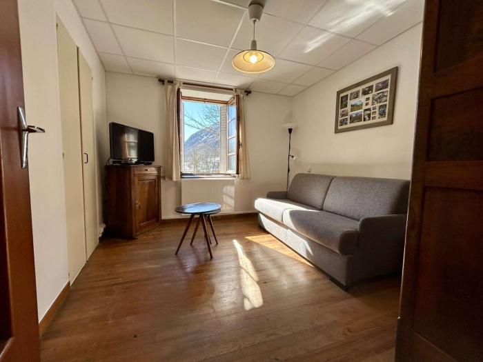 Appartement Montagne : 2 Pces, 4 Couchages, Jardin, Animaux OK, Navette et Commerce Proches - FR-1-330F-211
