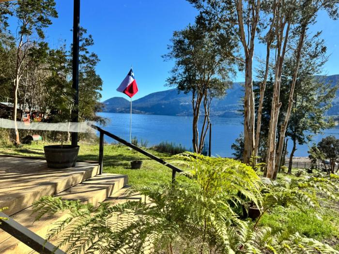 Amplia cabaña orilla lago Rupanco