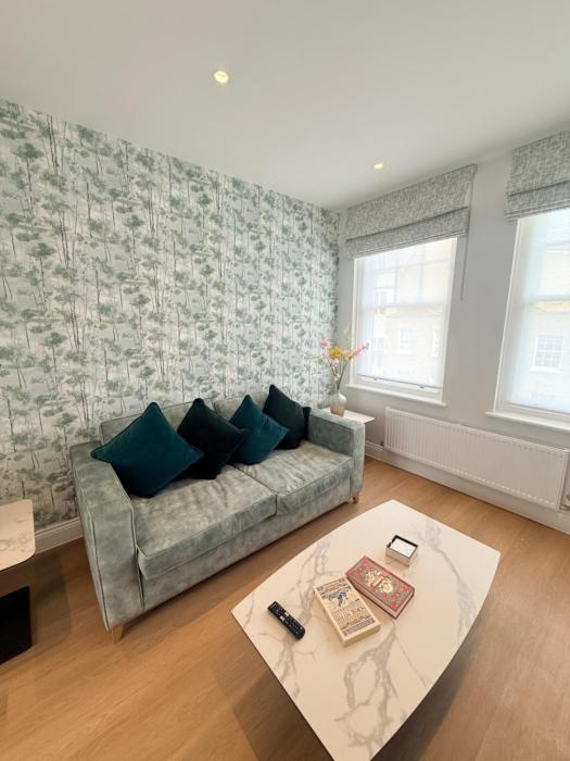 Luxury Newly Refurbished, 2 bedroom apartment 5 Marylebone!