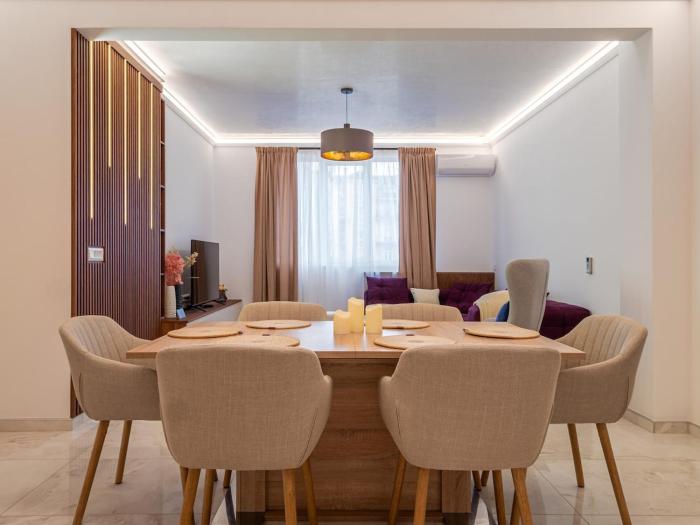 New High End Modern Bright 2BR Top Center Sofia