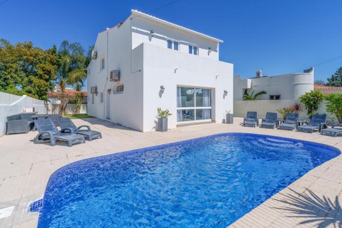 Oura - Large Villa - Private Pool - 5 Bedrooms