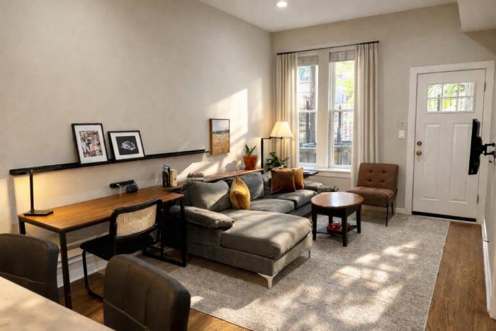 Flexhome West Town - Spacious 2BR Duplex