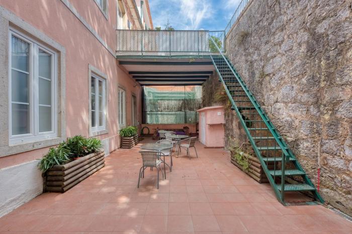 Apartamento em Sintra com 5 quartos e pátio - Até 10 hóspedes