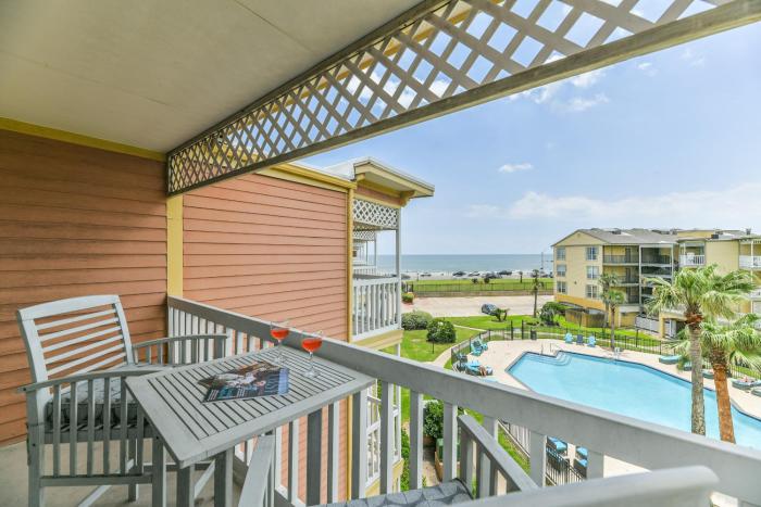 Vitamin Sea Top Floor - Balcony with Amazing Gulf and Pool Views