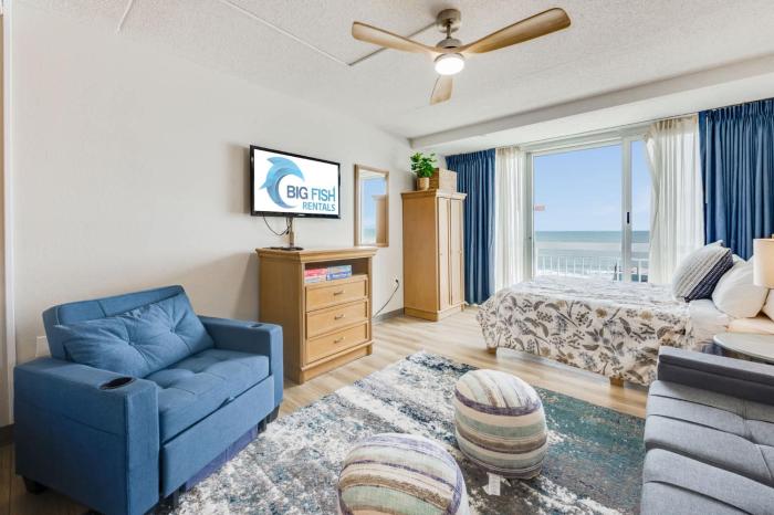 Amazing Large Private Studio Condo with Amazing View