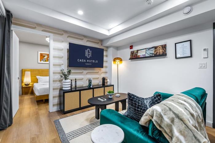 The McCaul Basement Stay Near Chinatown