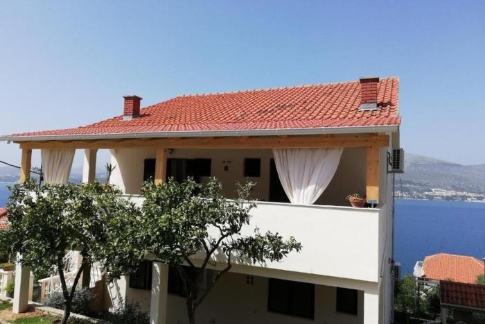 Apartments by the sea Okrug Donji, Ciovo - 25470
