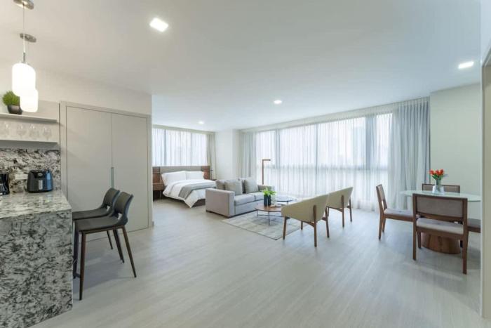 Short-Term Studio with Park Views in Panama City U1808