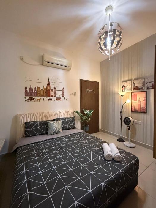 Luxury Design Two Bedrooms at D Secret Garden Condo -1 to 6 Pax - Kempas - Mid Valley - Paradigm Mall - Bandar Dato Onn -