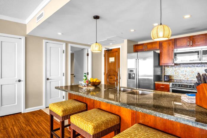 Honua Kai 4 FREE Rental Cars KBM Resorts 50Mb Internet 3 Units 6 Bedrooms HK ML-3251