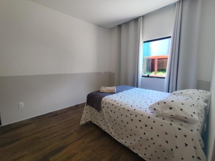 Linda Casa com Piscina em Esmeraldas MG