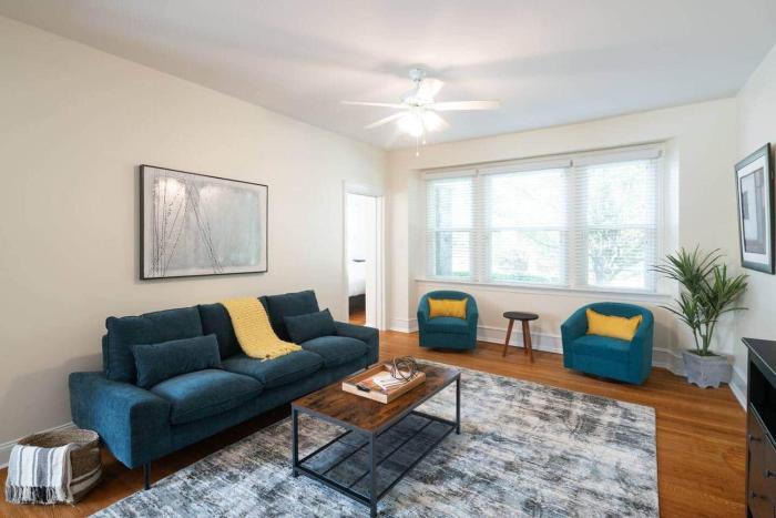 Cool “Blue” 2-bdrm Apt in Suburbs wFree Parking