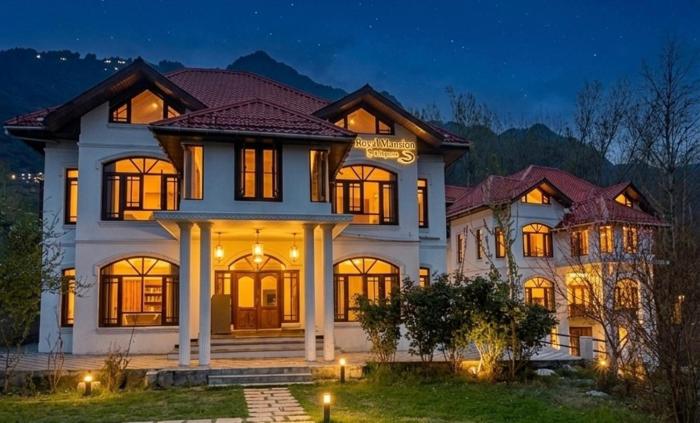 Royal Mansion by Fishpond hospitality Services Private Limited