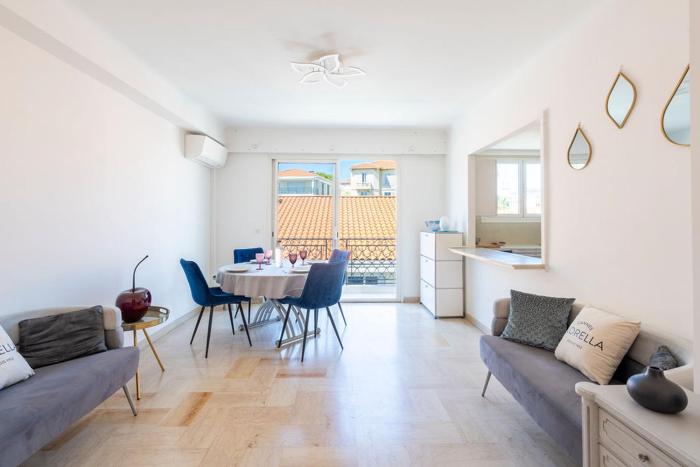 LE CHARME DE LYCKLAMA avec 2 balcons