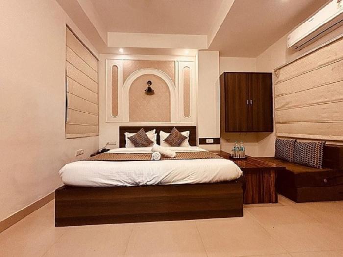 Hotel Majestic Heights