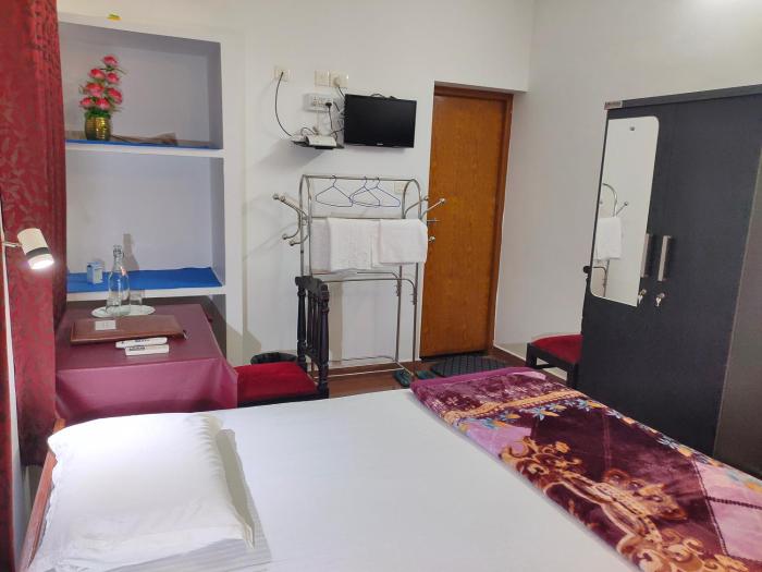 Families Couples Friendly Stay Pool Day Ettumanoor Thellakom 7994!64950