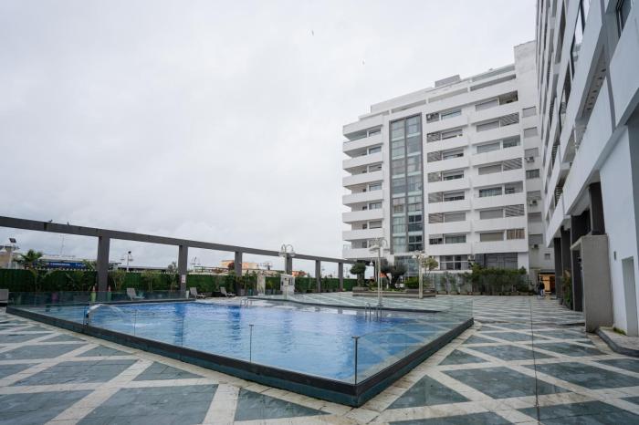 Tanger Boulevard Summer Escape 30 nights