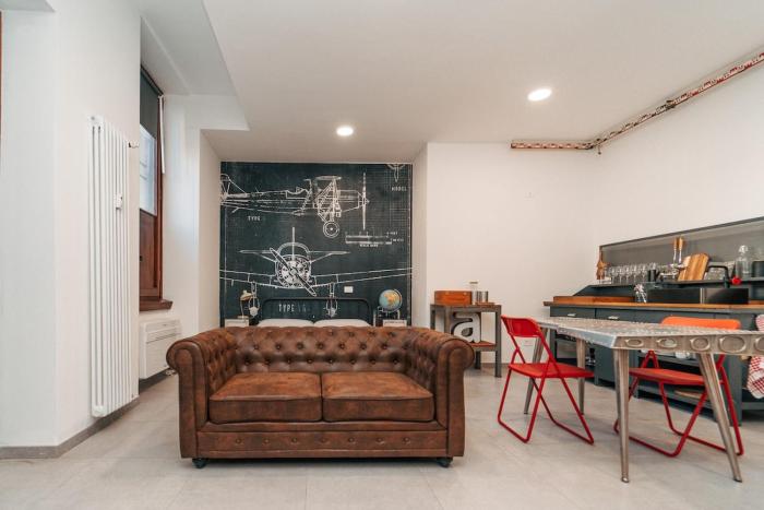 Loft Hangar in Como Lake center & Private Parking