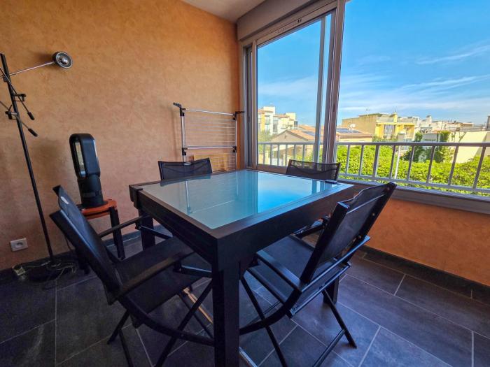 014 CAP DAGDE Studio Cabine 4 personnes avec piscine et parking