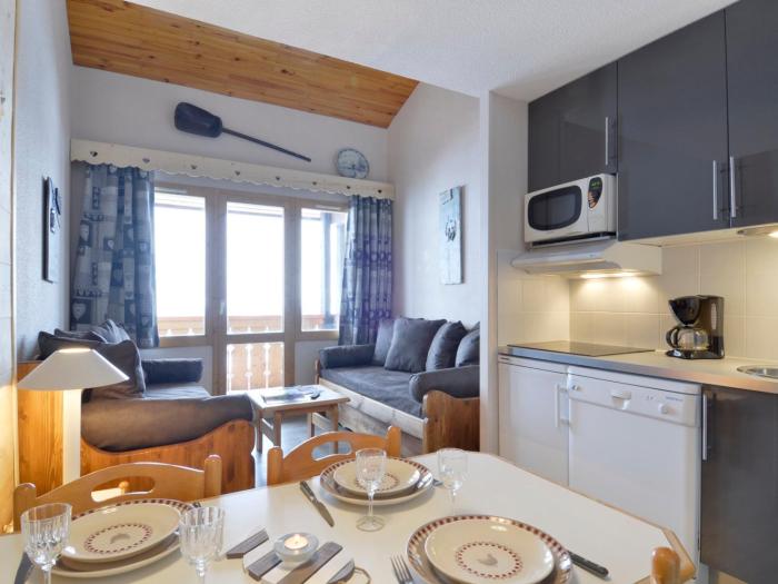 Appartement rénové au pied des pistes avec balcon - FR-1-181-1972