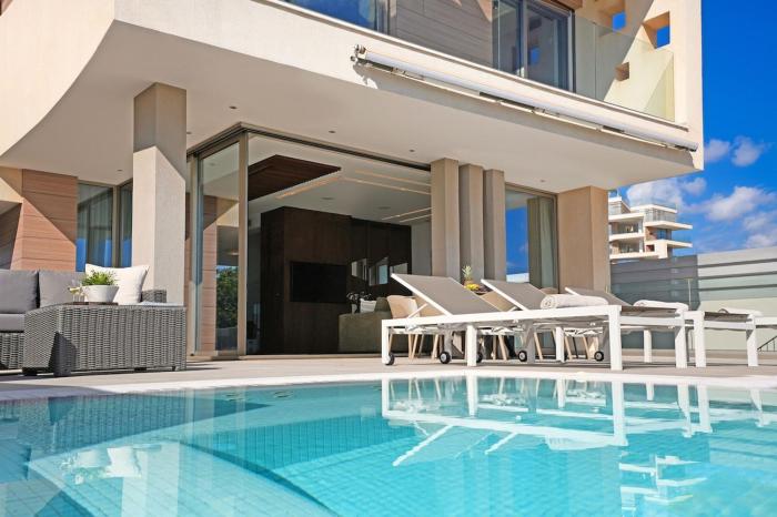 Luxury Beachfront Villa