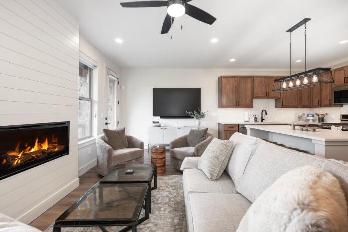 15 Saddle Horn Way - Rendezvous