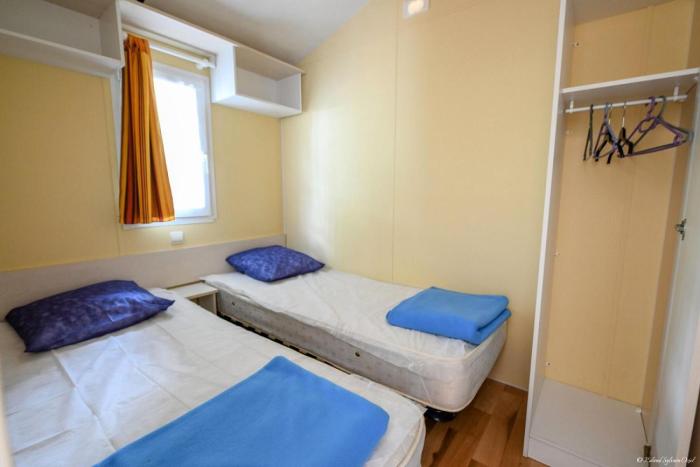 Camping Paradis La Pomme de Pin - Mobil Home confort 4 Pièces 6 Personnes MAE-1929